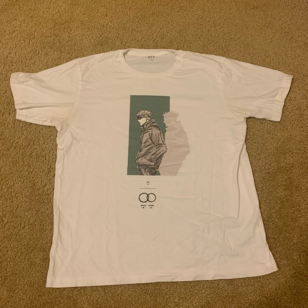Uniqlo x Jujutsu Kaisen Gojo T shirt